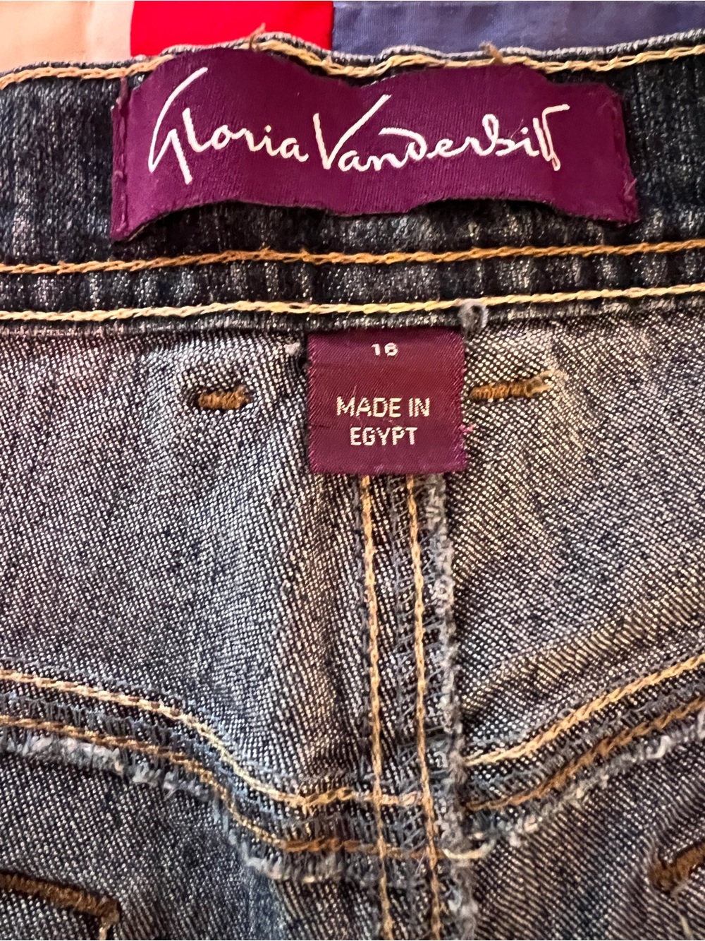 Gloria Vanderbilt Amanda Denim Jeans in Faded Blue with Contrast Stitching